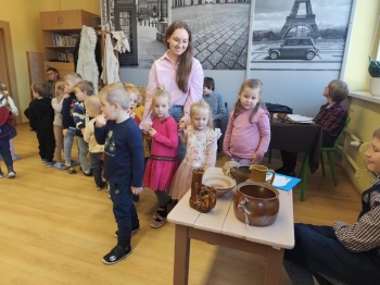 b7e08d29-8eac-40a6-b34c-a50e6829bf0b (Copy)