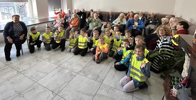 Odblaskowa Szkoła: spotkanie z Seniorami w DPS Borki Wielkie